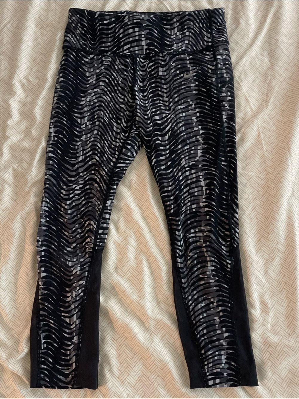 Nike Dri-FIT Zebra Print Running Leggings Size Small
